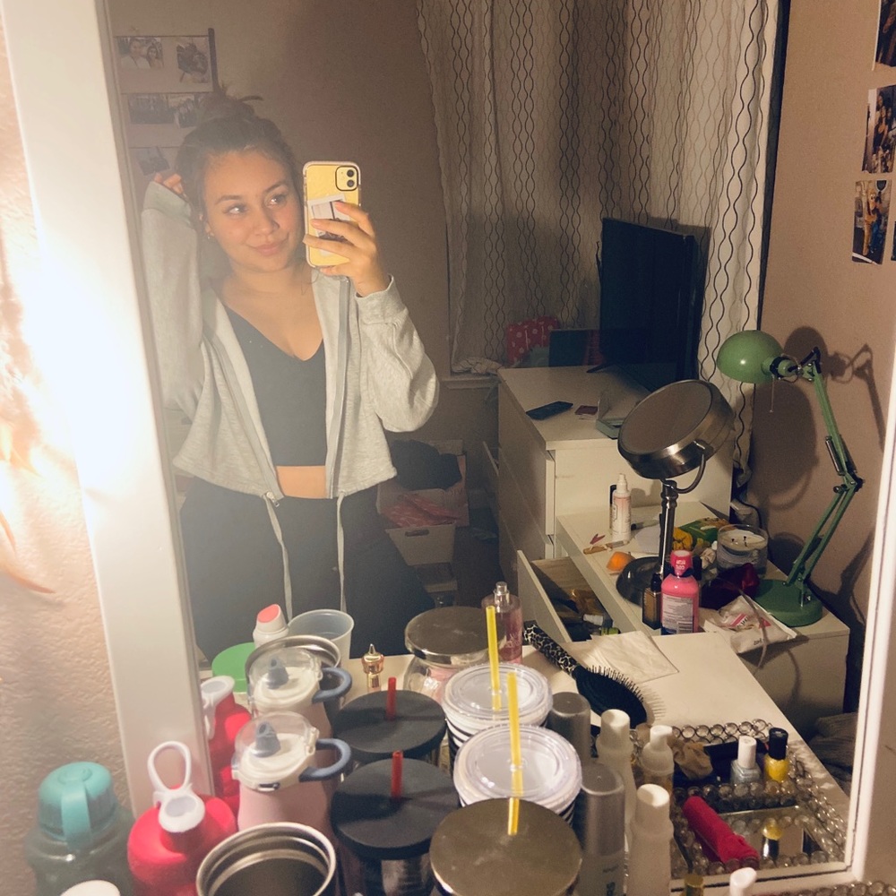 Meet your Posher, Perla